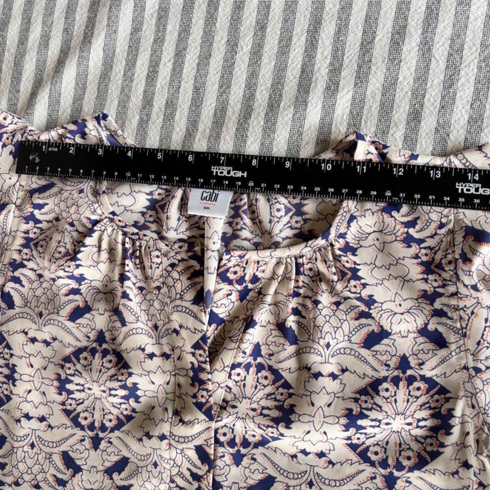 Cabi Style 3074 Blue and Cream Flutter Sleeve Damask Blouse Small - Picture 6 of 8